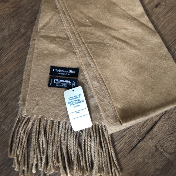 FREE SHIPPING! DIOR-AUTHENTIC Vintage (never worn) Cashmere Scarf - Picture 5 of 7